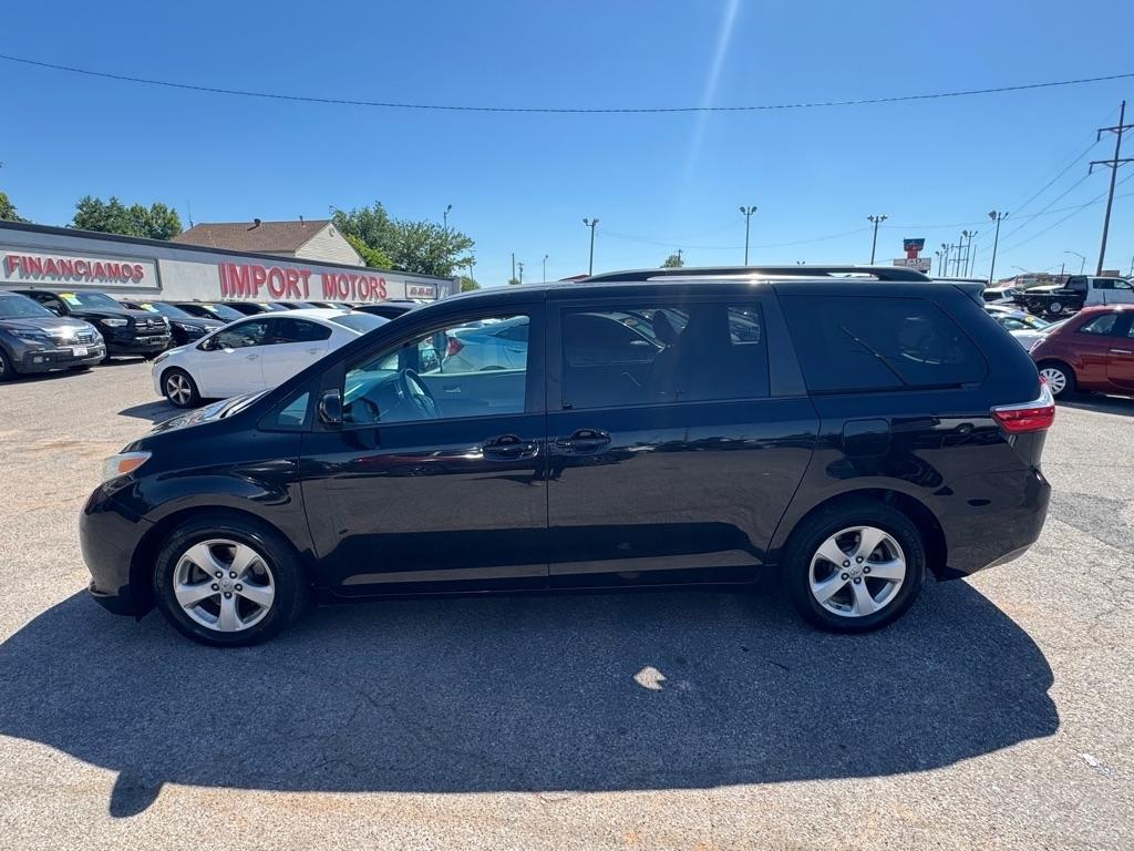 Toyota Sienna LE 8-Passenger 2017