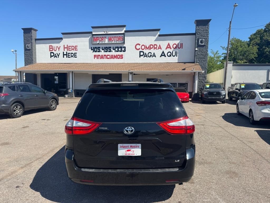 Toyota Sienna LE 8-Passenger 2017