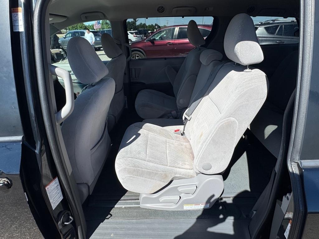 Toyota Sienna LE 8-Passenger 2017