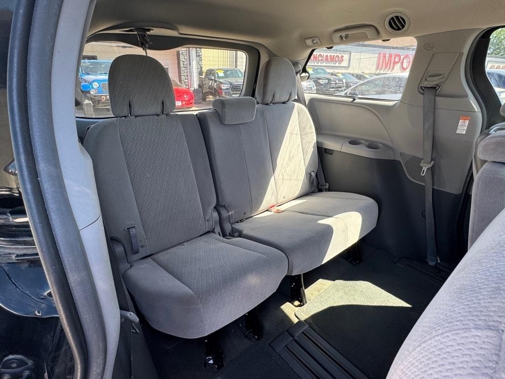 Toyota Sienna LE 8-Passenger 2017