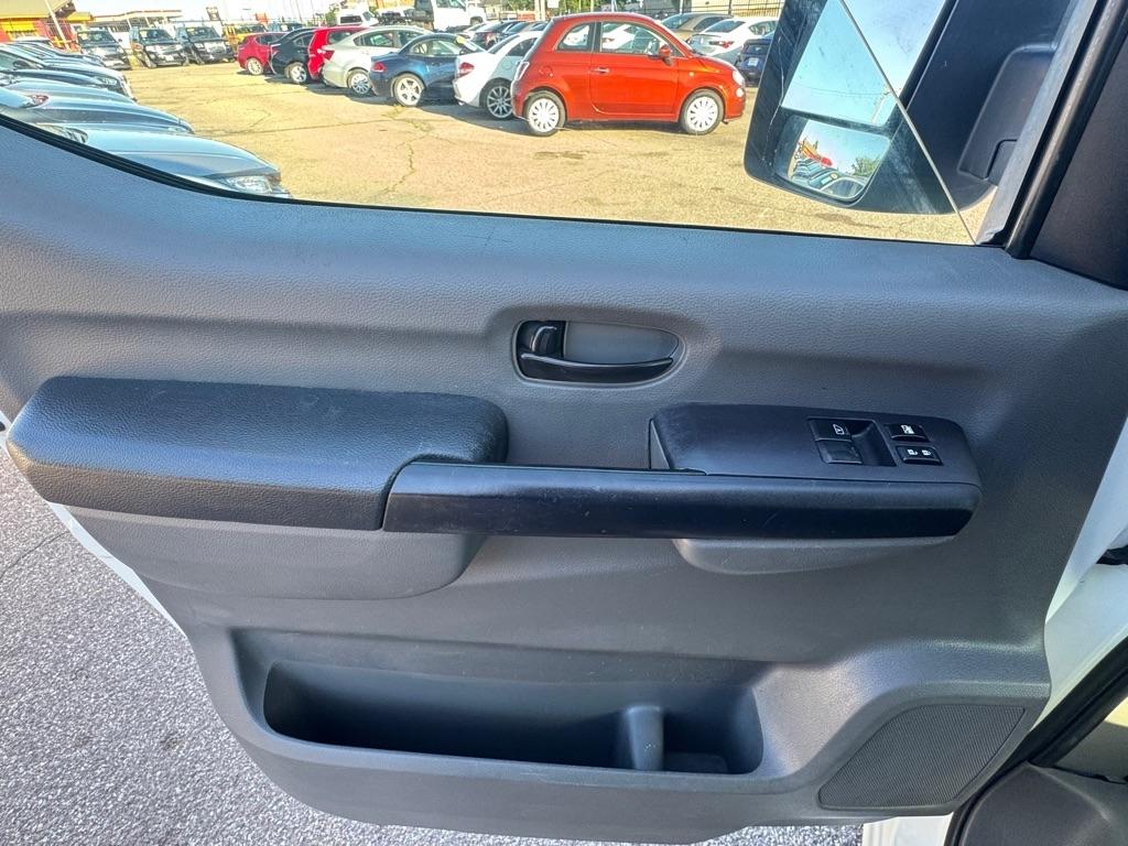 Nissan NV Cargo 1500 S 2015