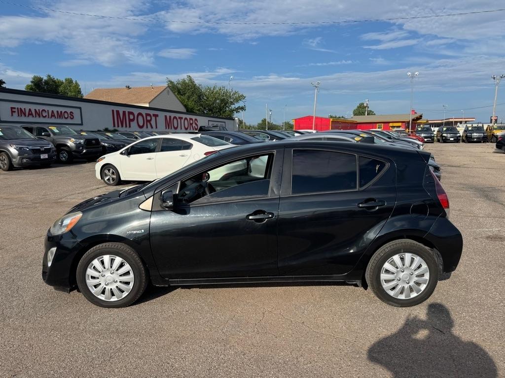 Toyota Prius c  2016