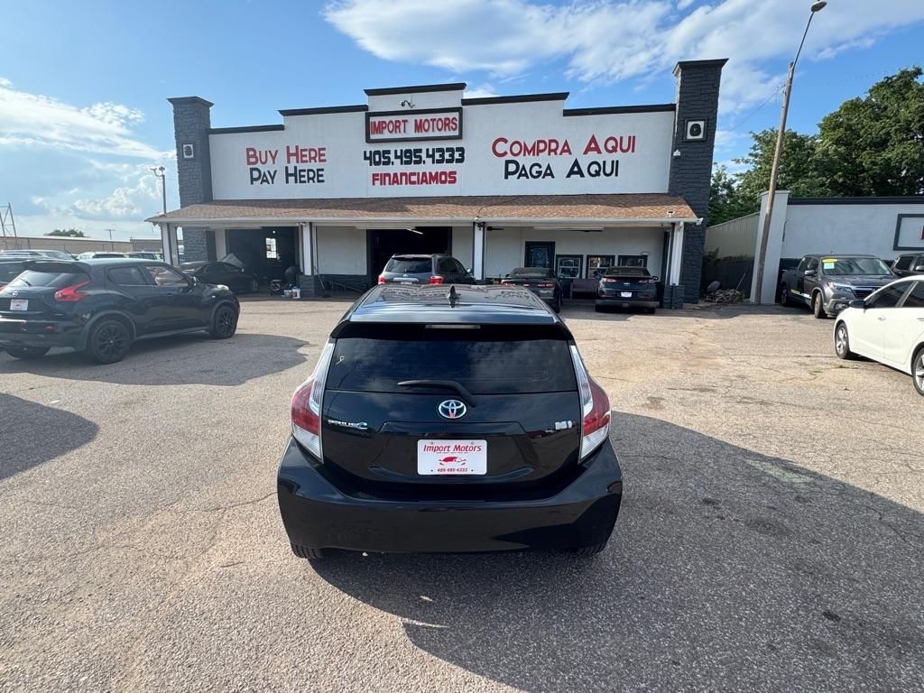 Toyota Prius c  2016