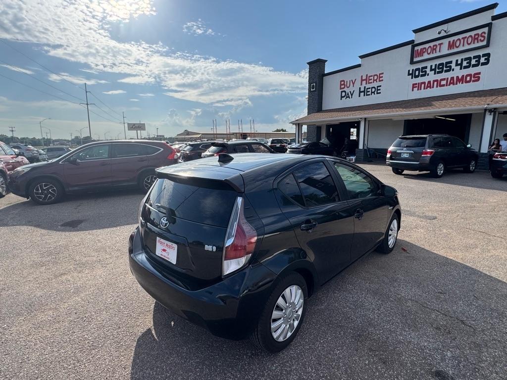 Toyota Prius c  2016