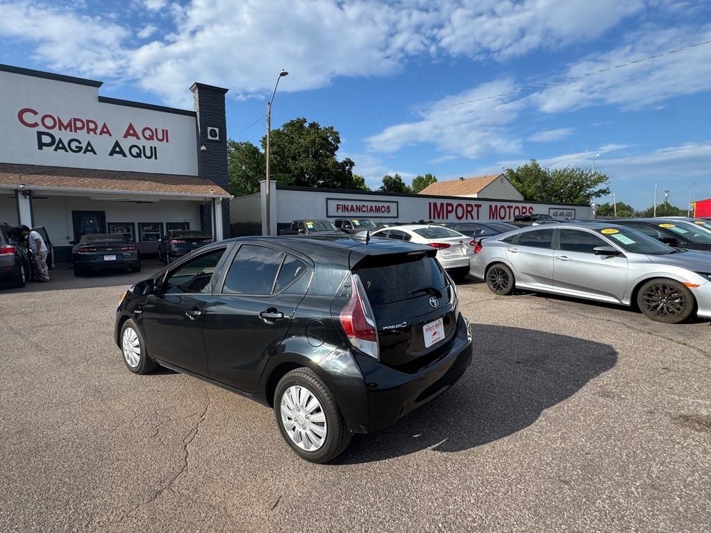 Toyota Prius c  2016