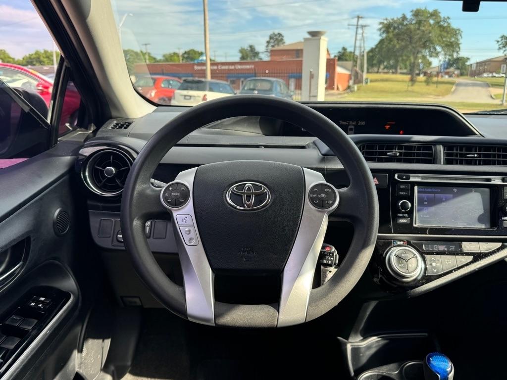 Toyota Prius c  2016