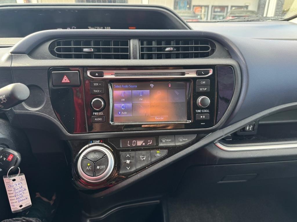 Toyota Prius c  2016