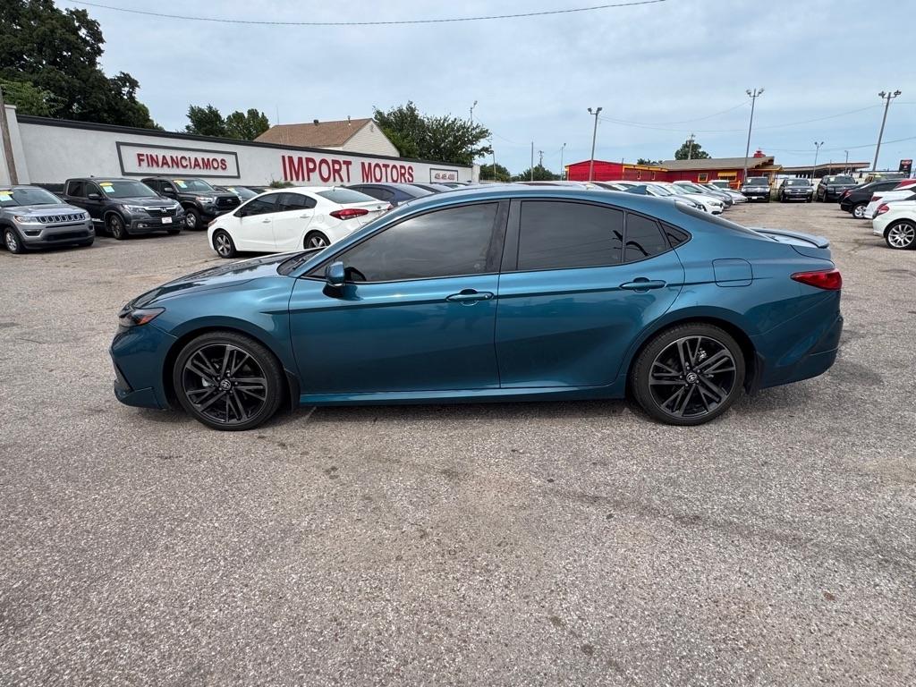 Toyota Camry Hybrid XLE 2025