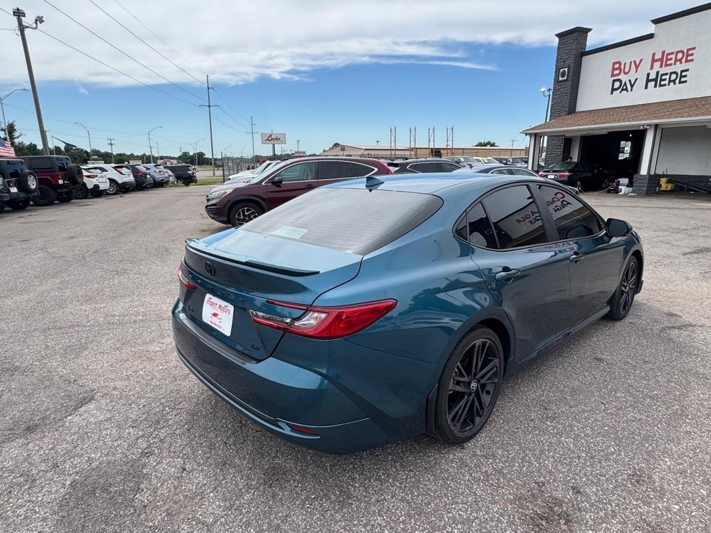 Toyota Camry Hybrid XLE 2025