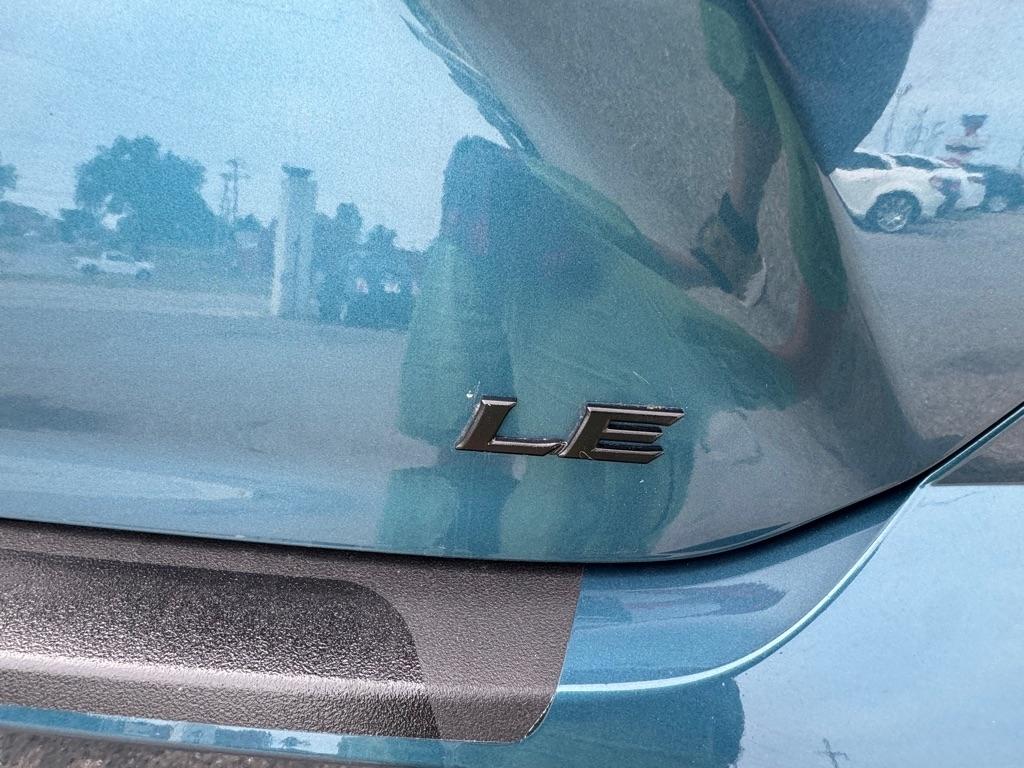 Toyota Camry Hybrid XLE 2025