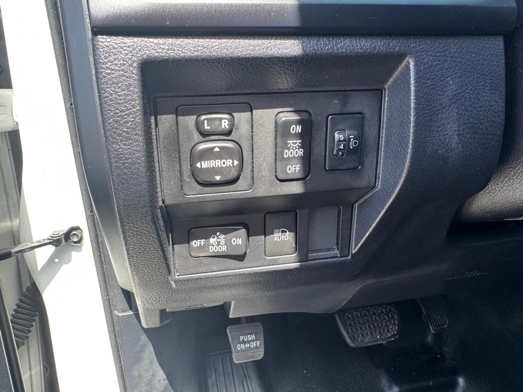 Toyota Tundra SR5 4.6L V8 Double Cab 2WD 2019