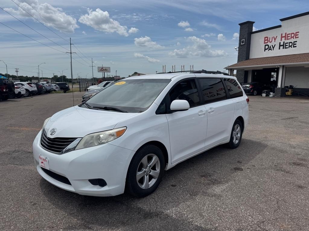 Toyota Sienna LE FWD 8-Passenger V6 2014
