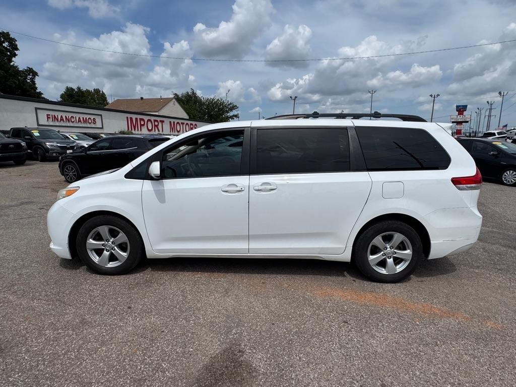 Toyota Sienna LE FWD 8-Passenger V6 2014