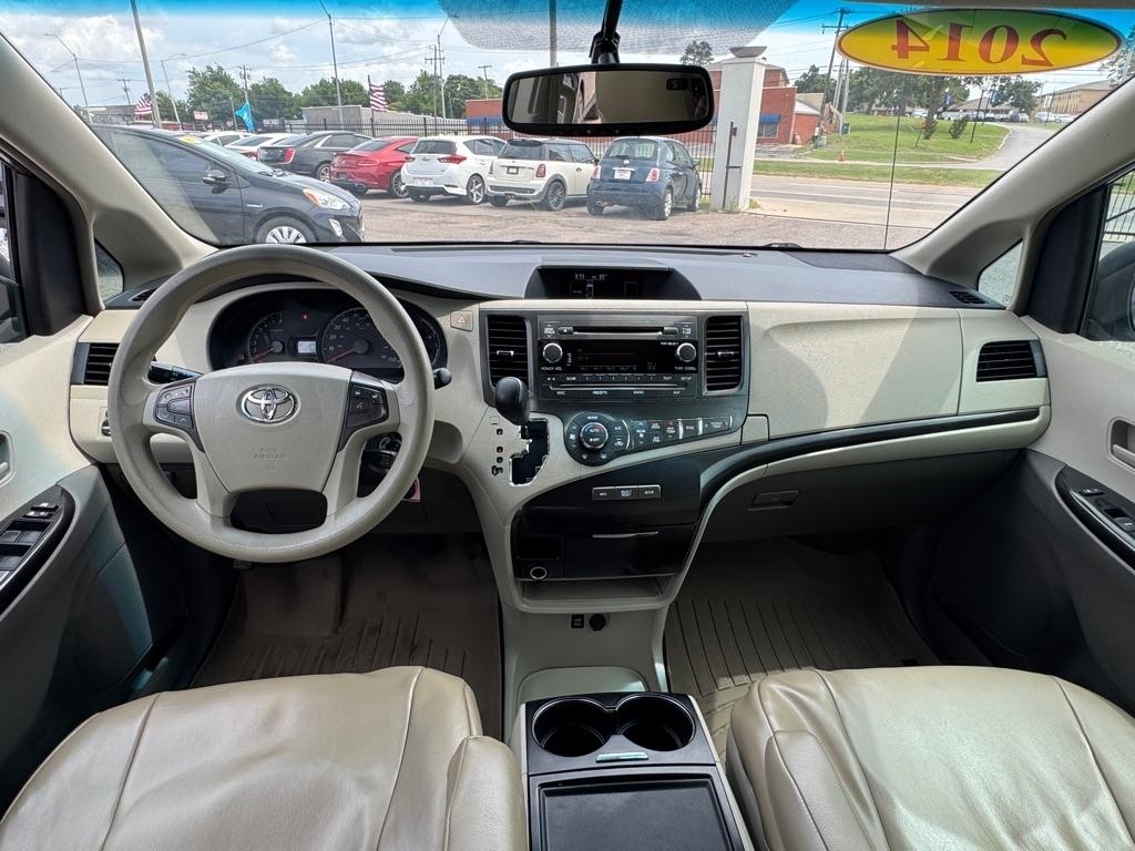 Toyota Sienna LE FWD 8-Passenger V6 2014