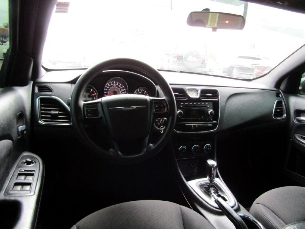 Chrysler 200 LX 2014