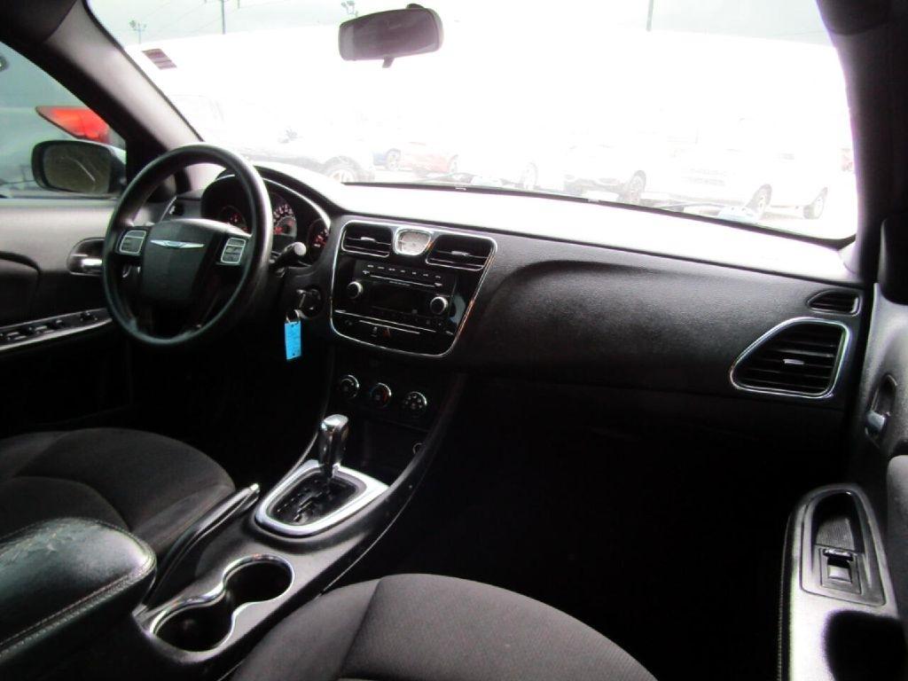 Chrysler 200 LX 2014