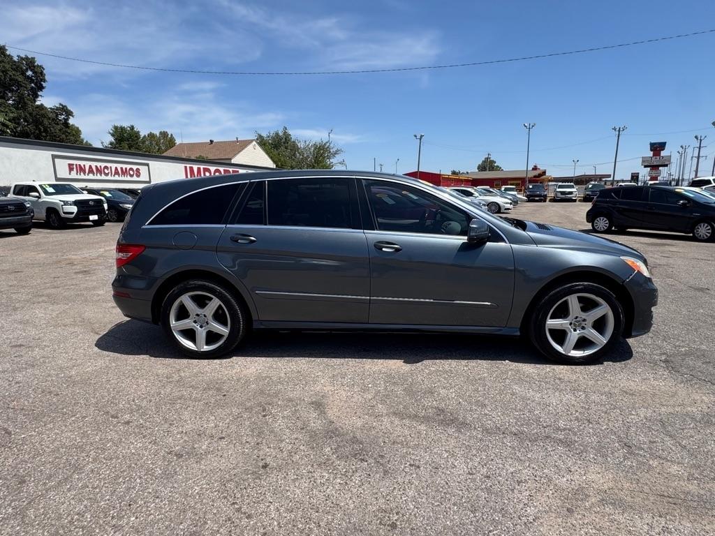 Mercedes-Benz R-Class R350 4MATIC w/ 3rd Row 2011