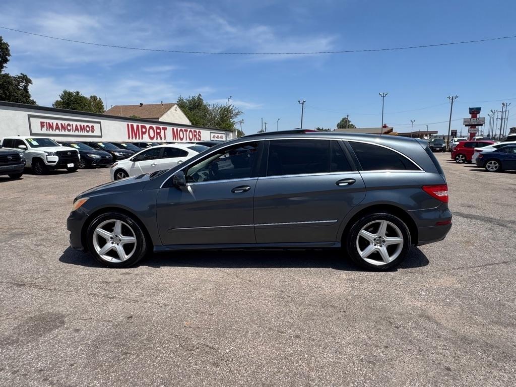 Mercedes-Benz R-Class R350 4MATIC w/ 3rd Row 2011