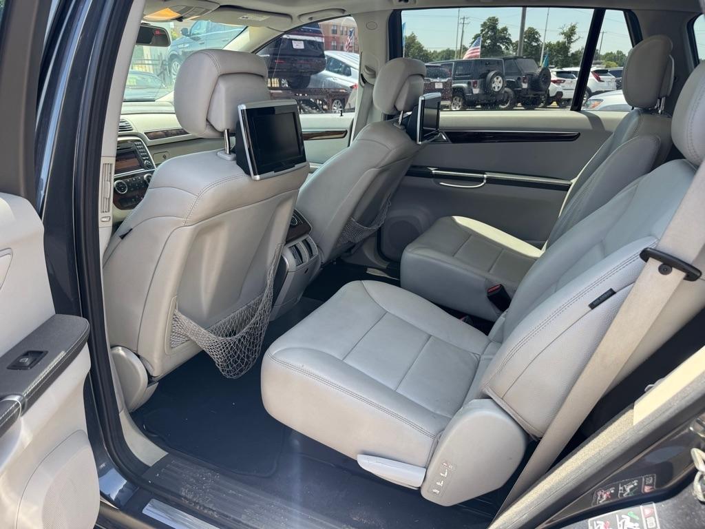 Mercedes-Benz R-Class R350 4MATIC w/ 3rd Row 2011