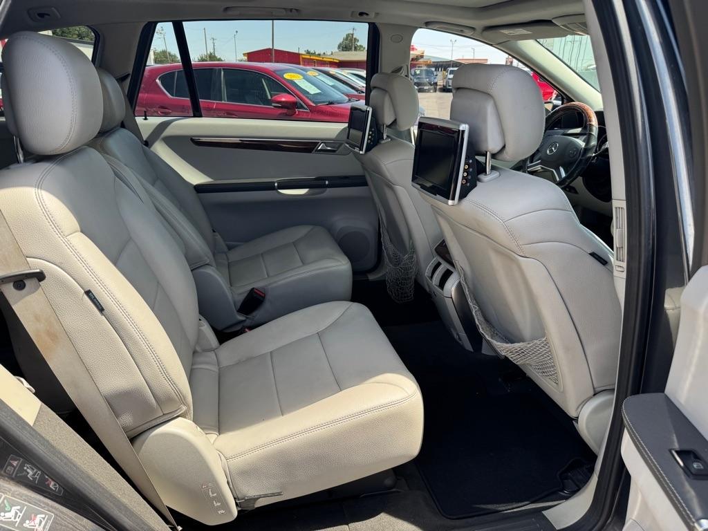 Mercedes-Benz R-Class R350 4MATIC w/ 3rd Row 2011