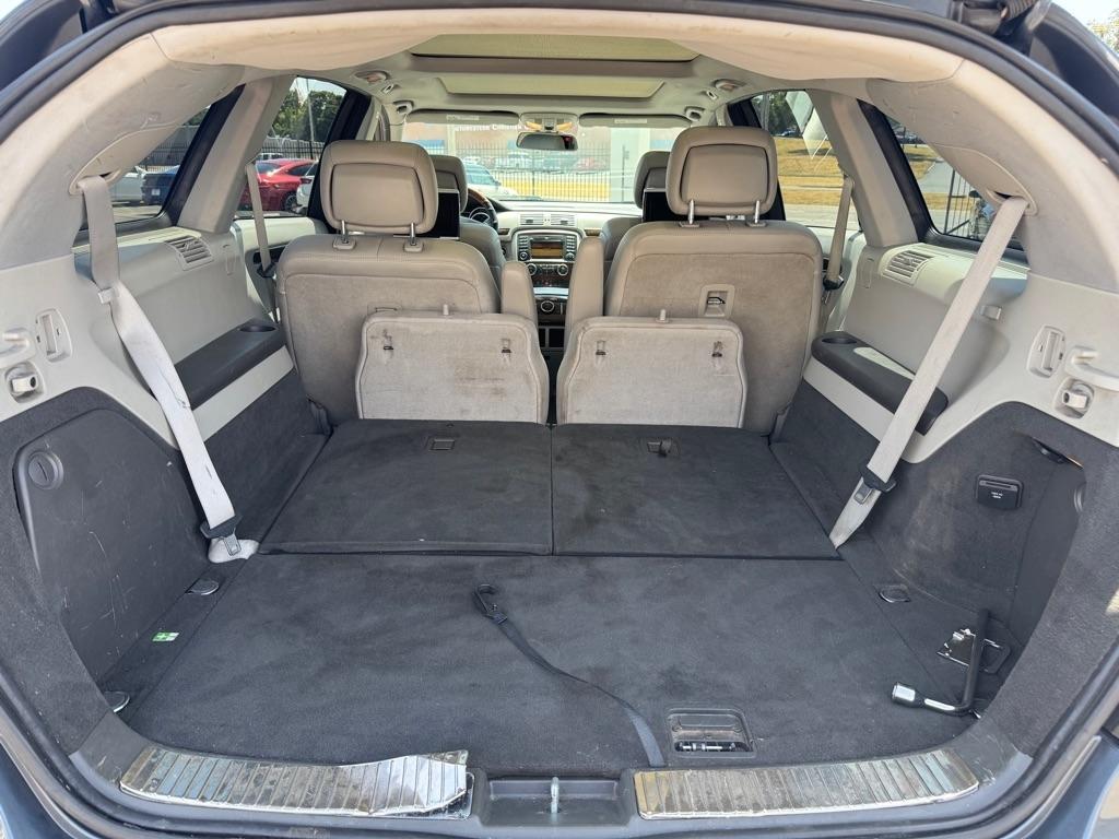 Mercedes-Benz R-Class R350 4MATIC w/ 3rd Row 2011
