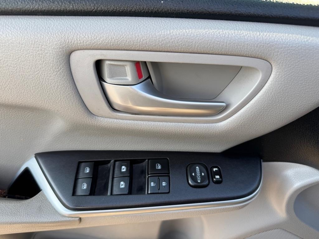 Toyota Camry LE 2017