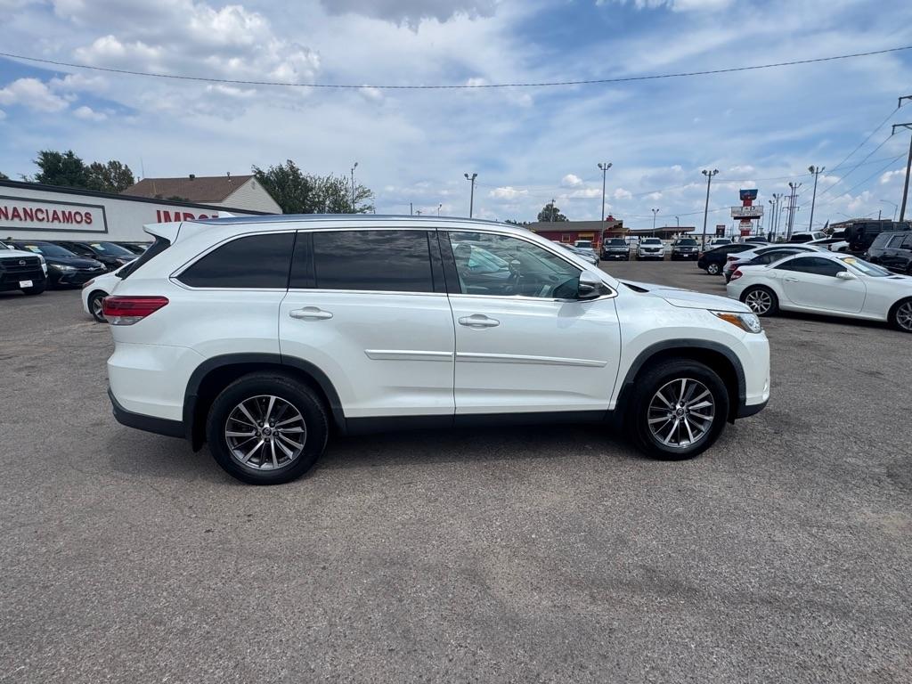 Toyota Highlander SE FWD V6 2019