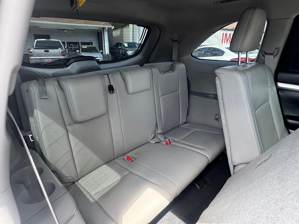 Toyota Highlander SE FWD V6 2019