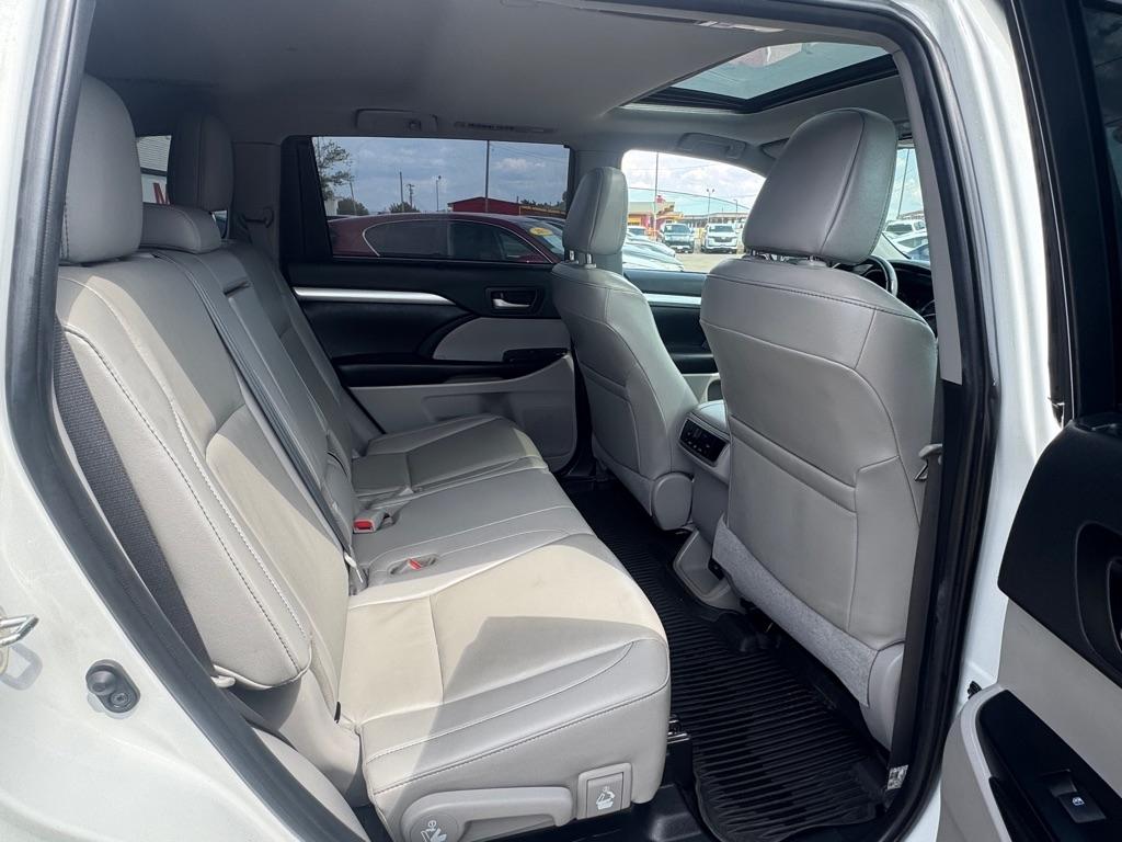 Toyota Highlander SE FWD V6 2019