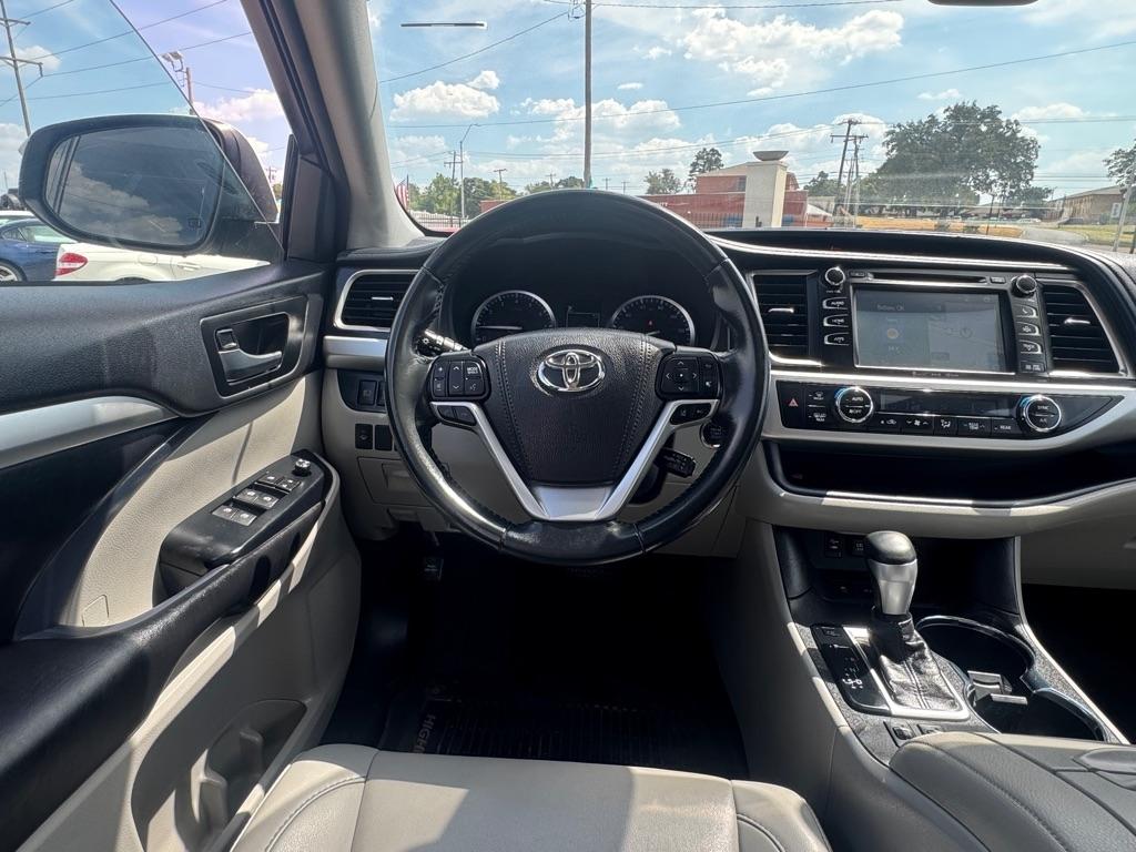 Toyota Highlander SE FWD V6 2019