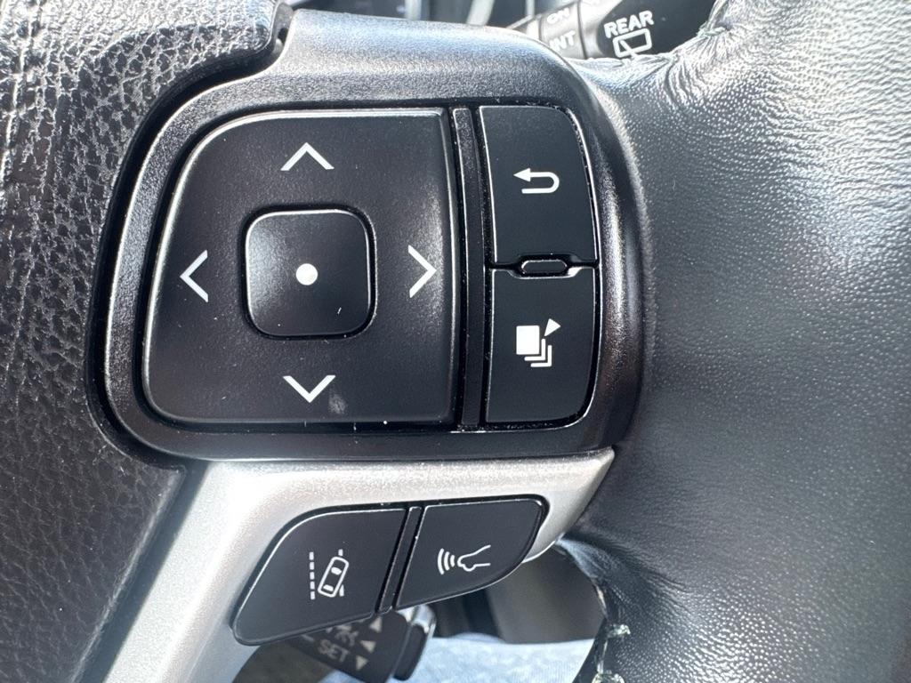 Toyota Highlander SE FWD V6 2019