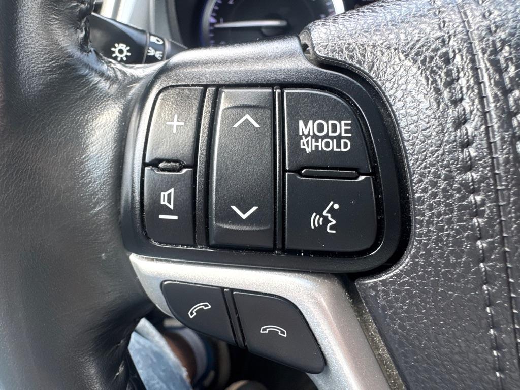 Toyota Highlander SE FWD V6 2019