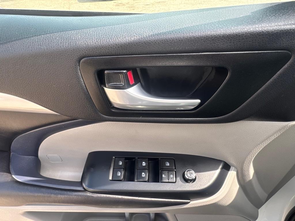 Toyota Highlander SE FWD V6 2019
