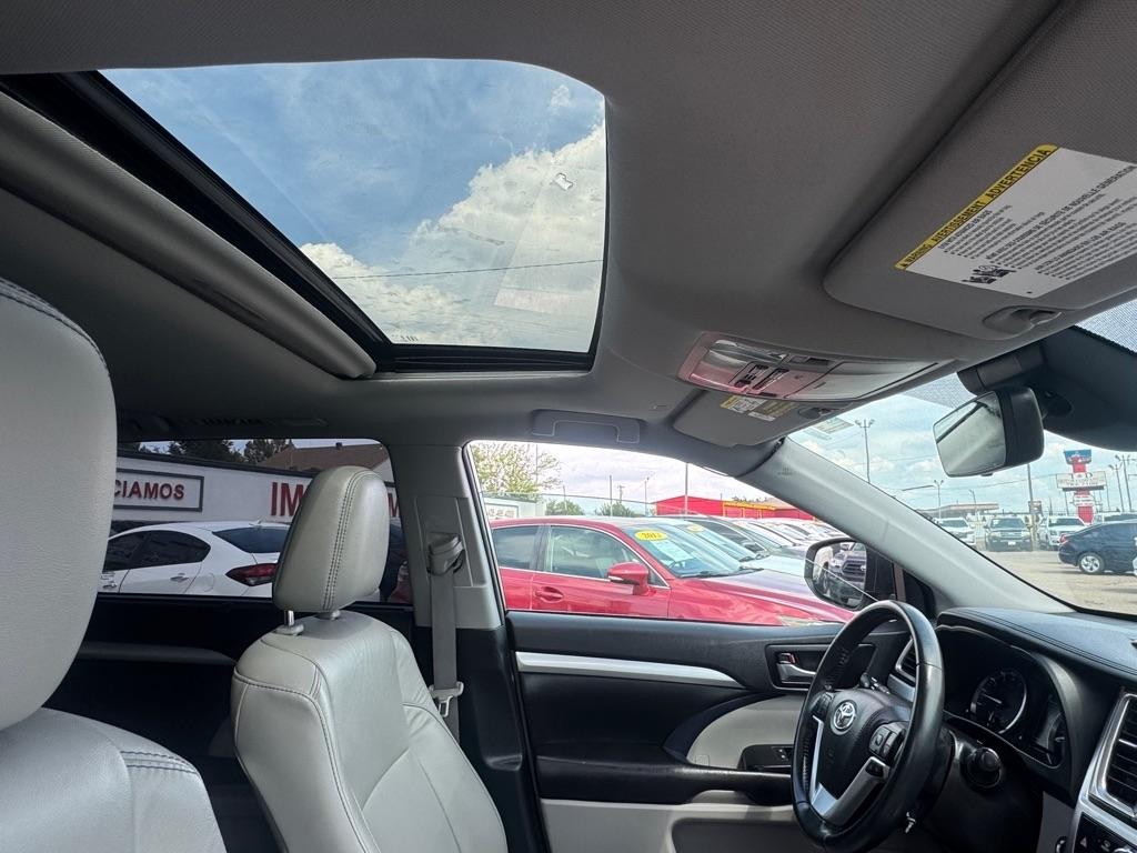 Toyota Highlander SE FWD V6 2019