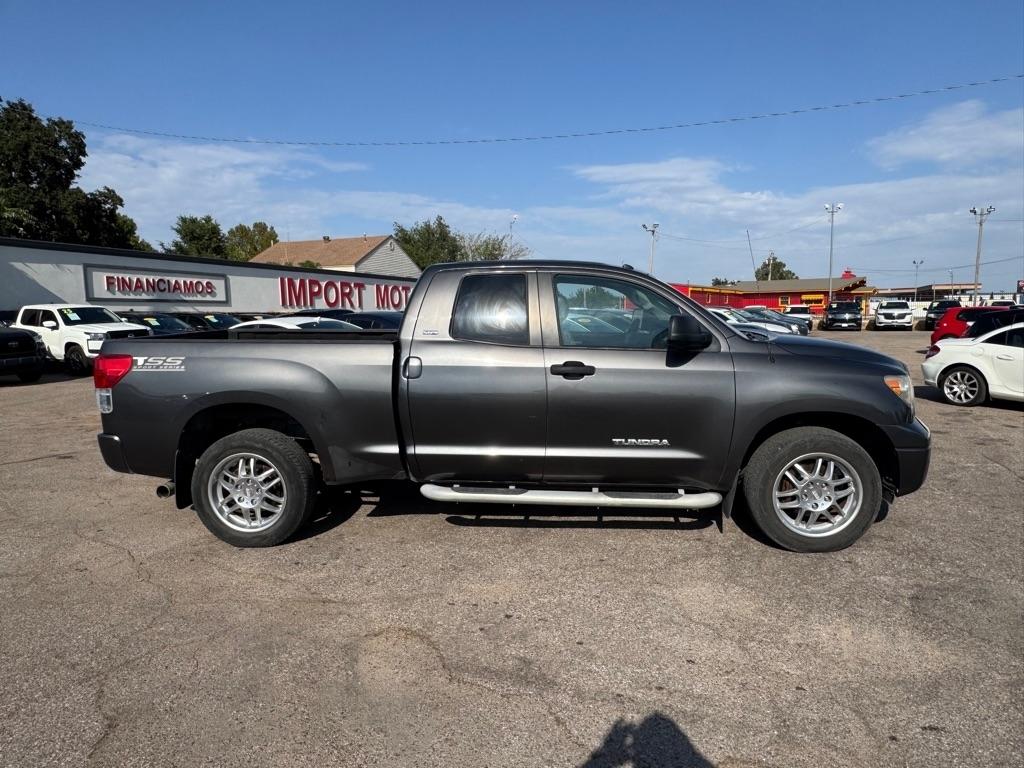 Toyota Tundra Tundra-Grade Double Cab 4.6L 2WD 2011