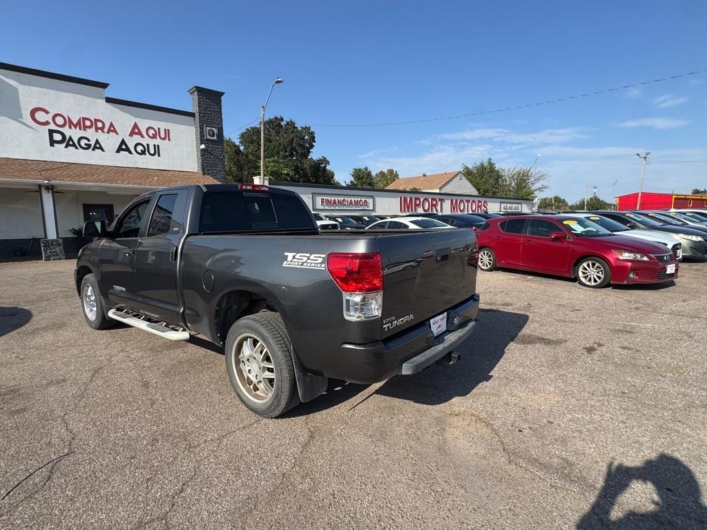 Toyota Tundra Tundra-Grade Double Cab 4.6L 2WD 2011