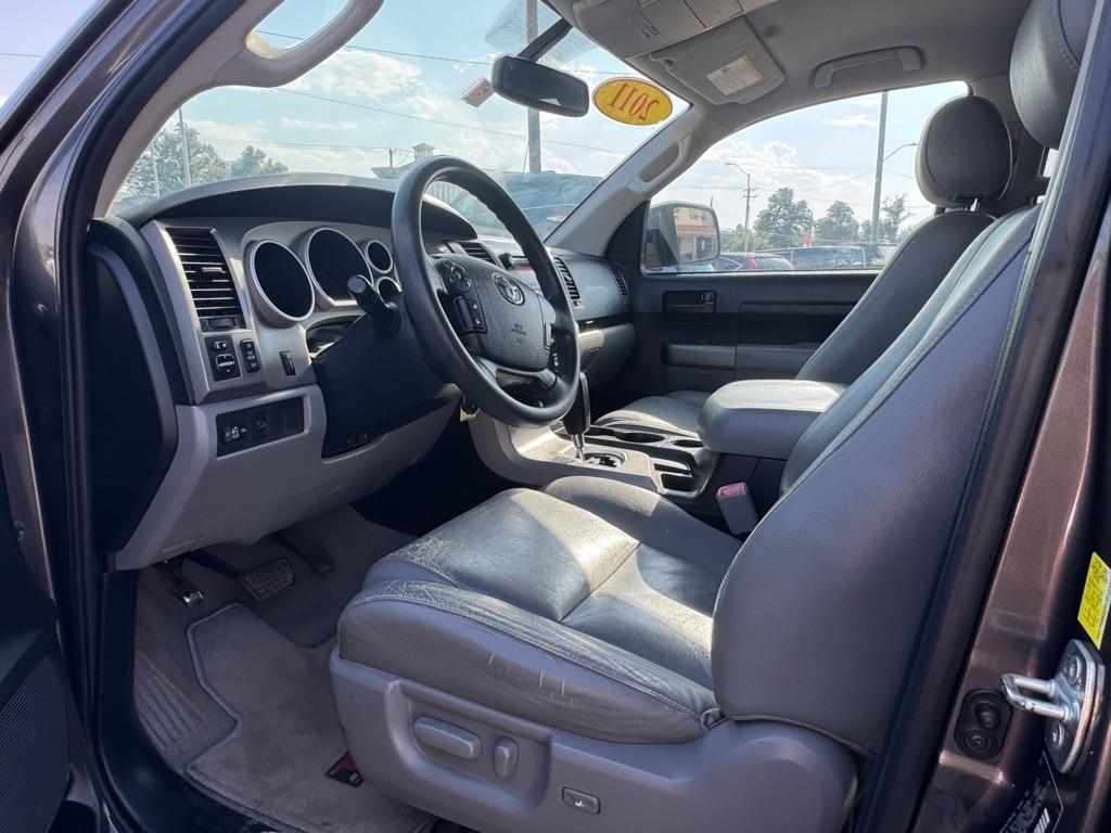 Toyota Tundra Tundra-Grade Double Cab 4.6L 2WD 2011