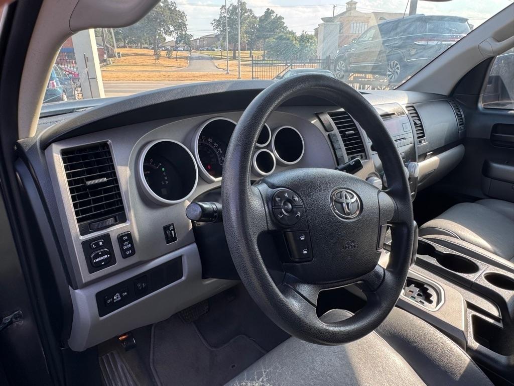Toyota Tundra Tundra-Grade Double Cab 4.6L 2WD 2011