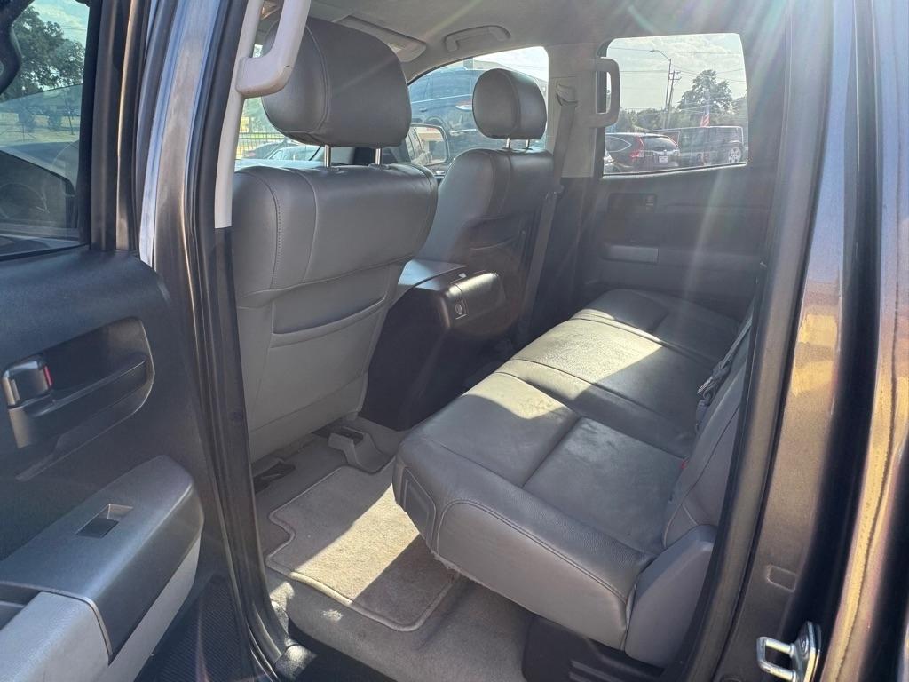 Toyota Tundra Tundra-Grade Double Cab 4.6L 2WD 2011
