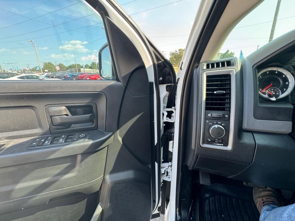 RAM 1500 Tradesman Quad Cab 2WD 2015
