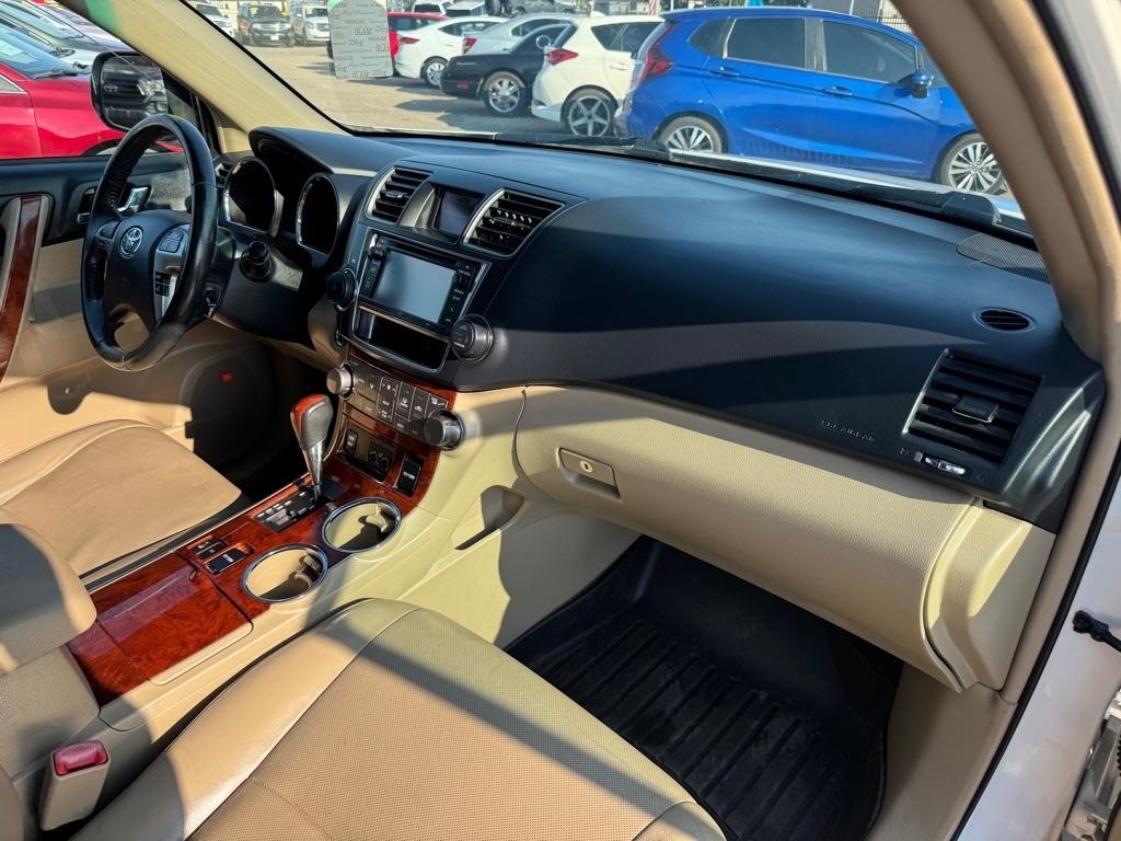 Toyota Highlander Limited 4WD 2013