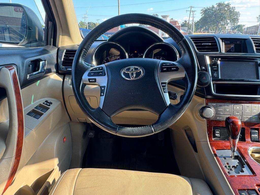 Toyota Highlander Limited 4WD 2013