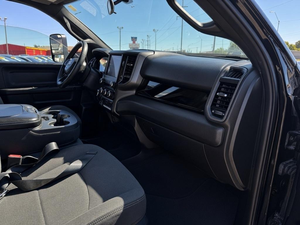 RAM 2500 Tradesman Crew Cab SWB 4WD 2022