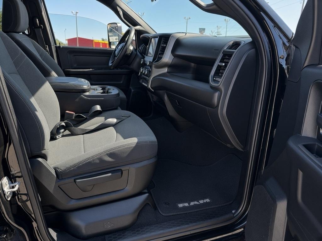 RAM 2500 Tradesman Crew Cab SWB 4WD 2022
