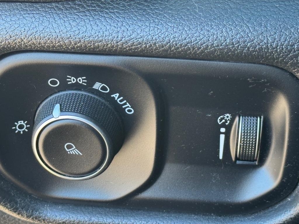 RAM 2500 Tradesman Crew Cab SWB 4WD 2022