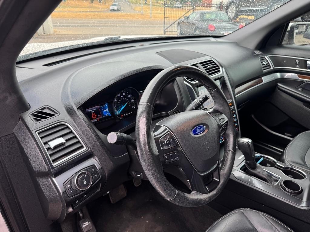 Ford Explorer Limited FWD 2017