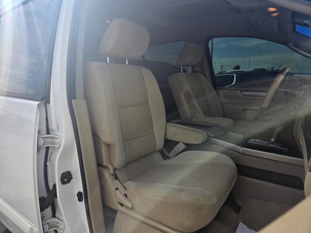 Nissan Armada SV 2WD 2011