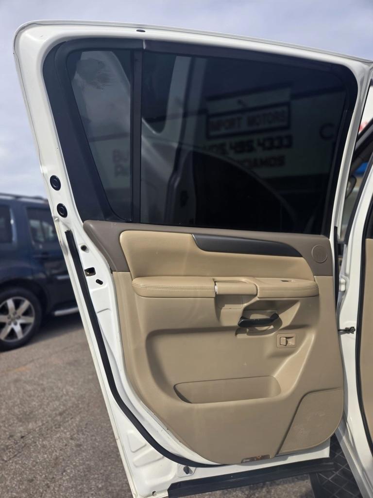 Nissan Armada SV 2WD 2011