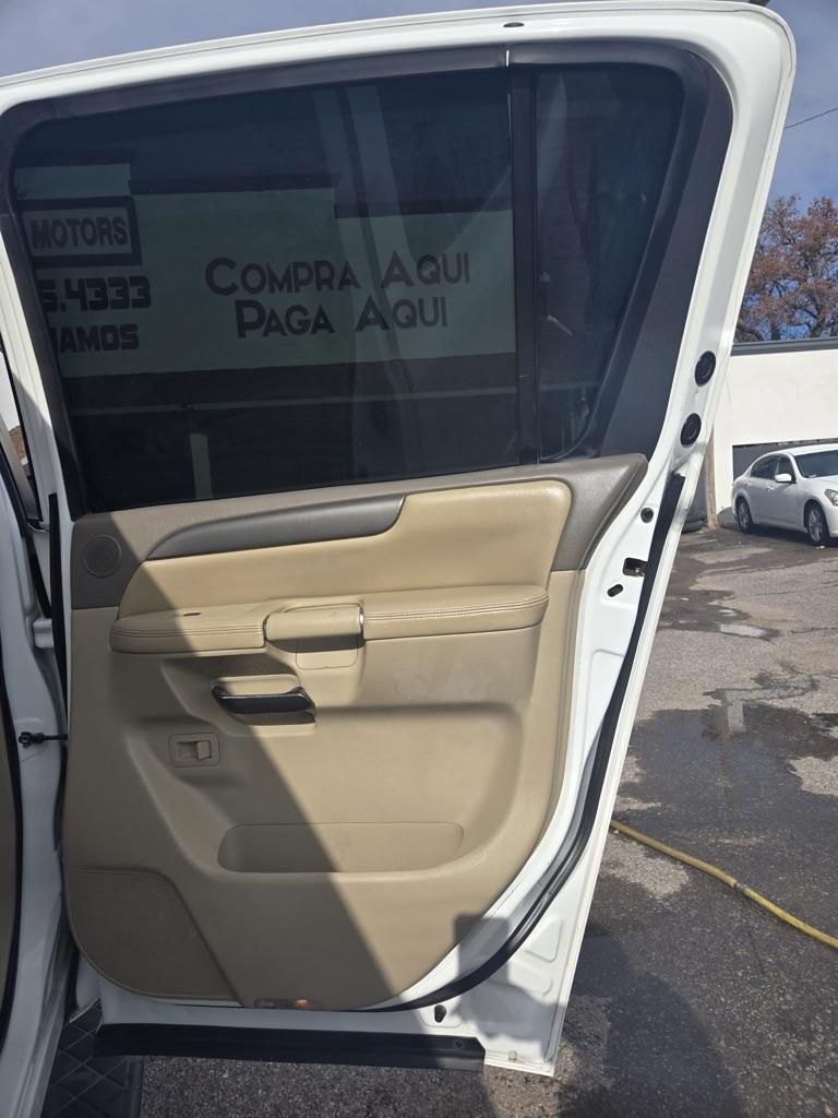 Nissan Armada SV 2WD 2011