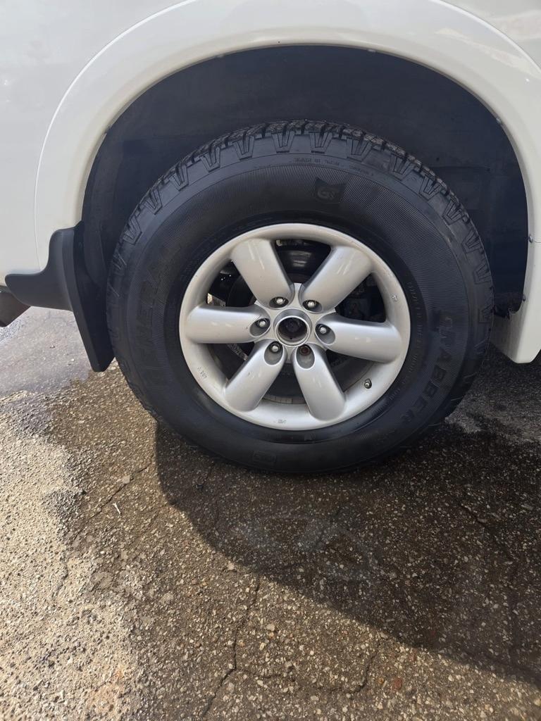 Nissan Armada SV 2WD 2011